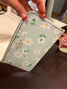 kate spade mint floral daisy zip wristlet